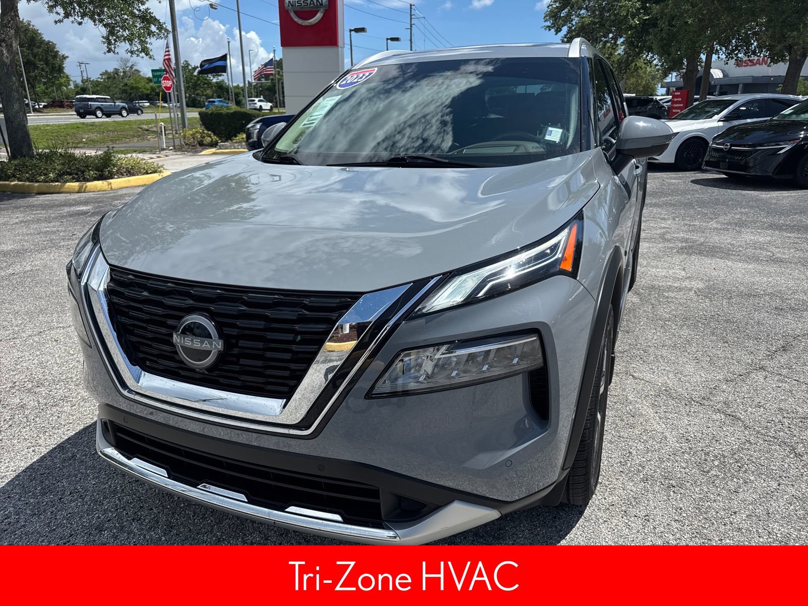 Certified 2023 Nissan Rogue Platinum w/ Platinum Premium Package FWD image 3