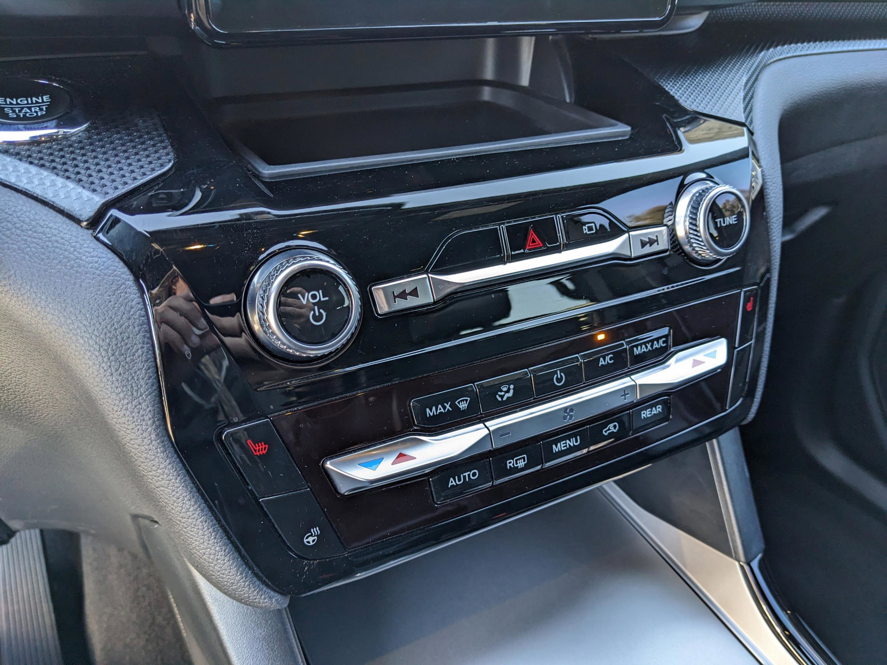 Used 2023 Ford Explorer ST-Line w/ Class IV Trailer Tow Package image 20