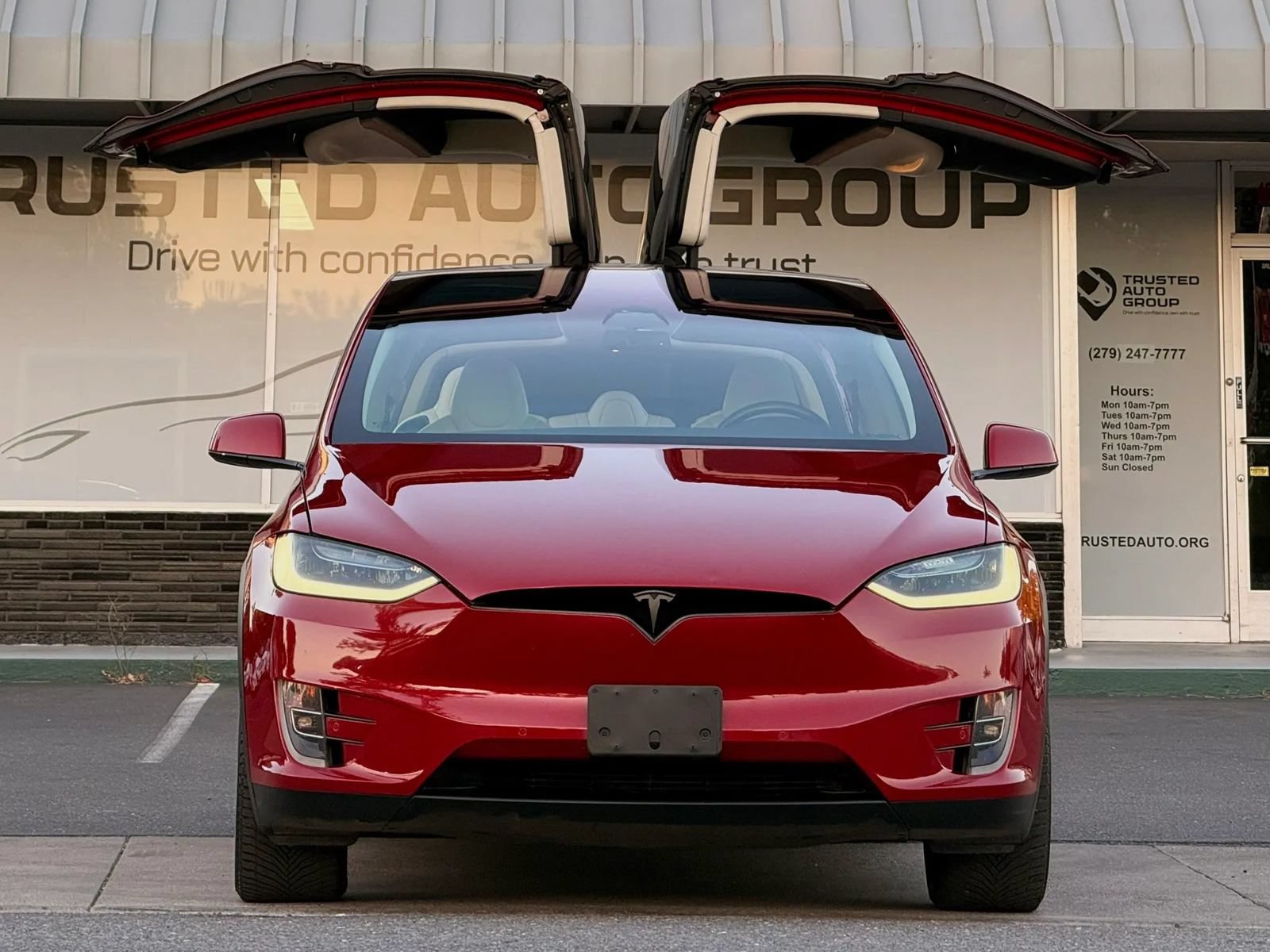 Used 2018 Tesla Model X 100D AWD/4WD image 3