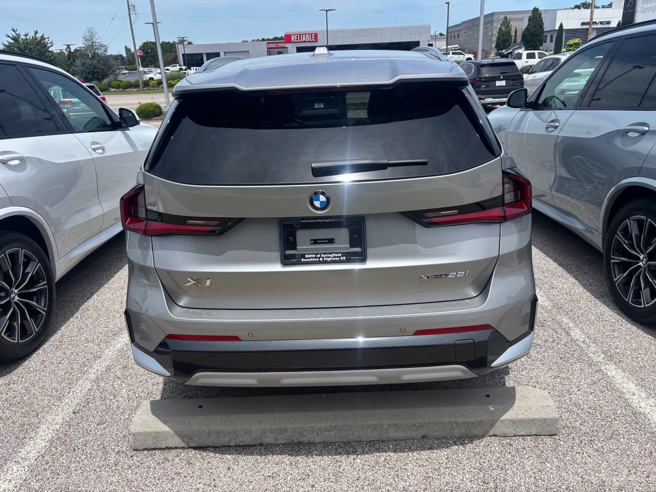 Certified 2025 BMW X1 xDrive28i w/ Convenience Package AWD/4WD image 5