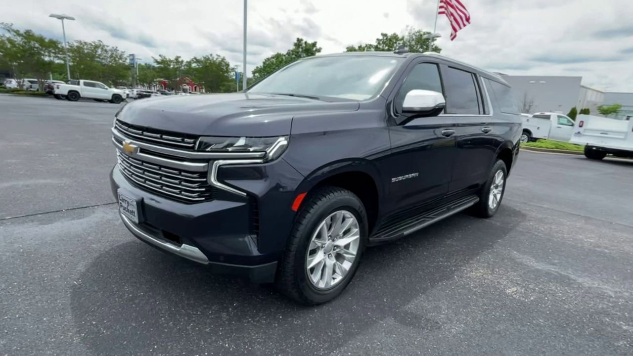 Used 2023 Chevrolet Suburban Premier AWD/4WD image 4