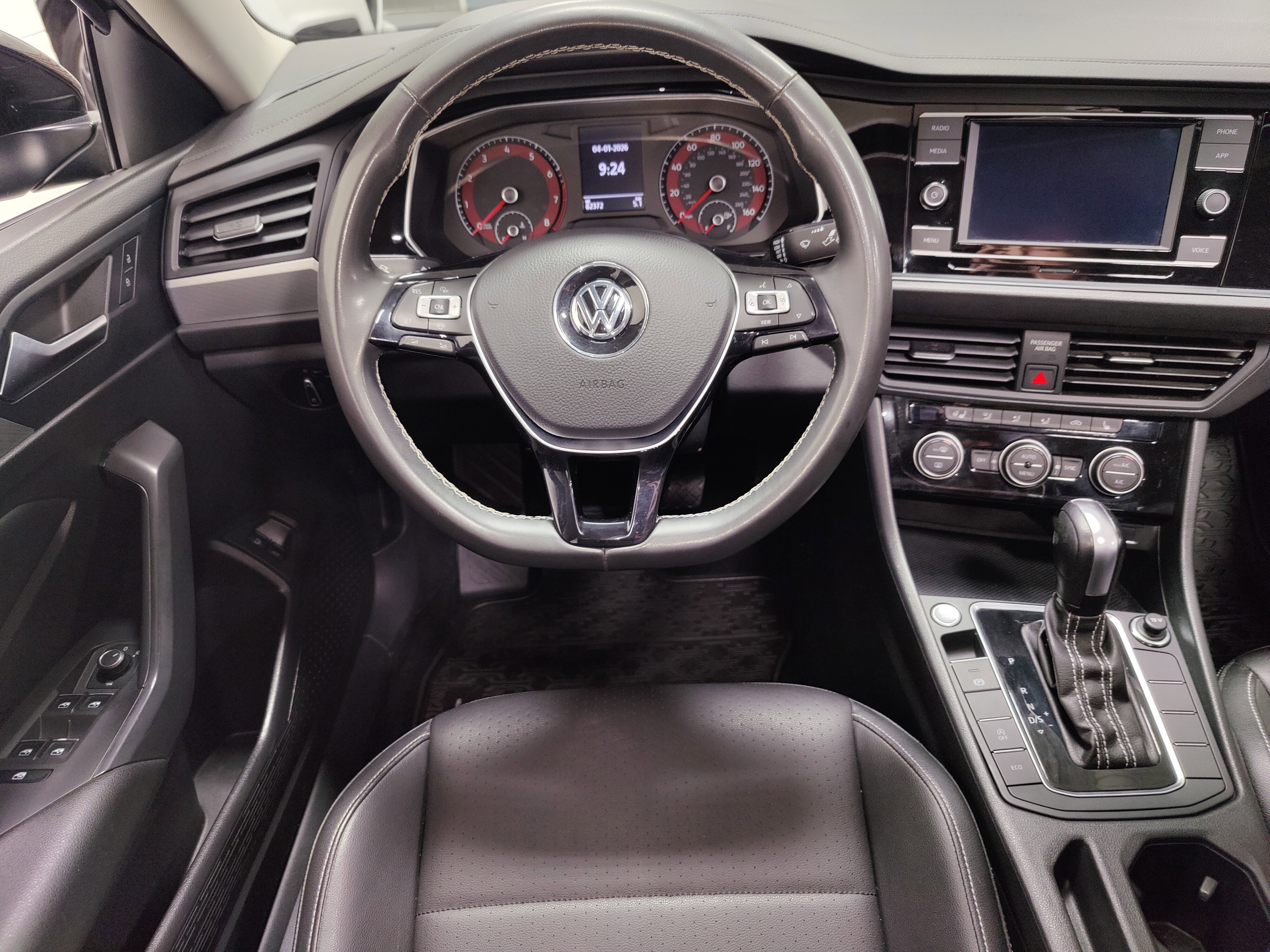 Used 2021 Volkswagen Jetta SE w/ SE Cold Weather Package image 19