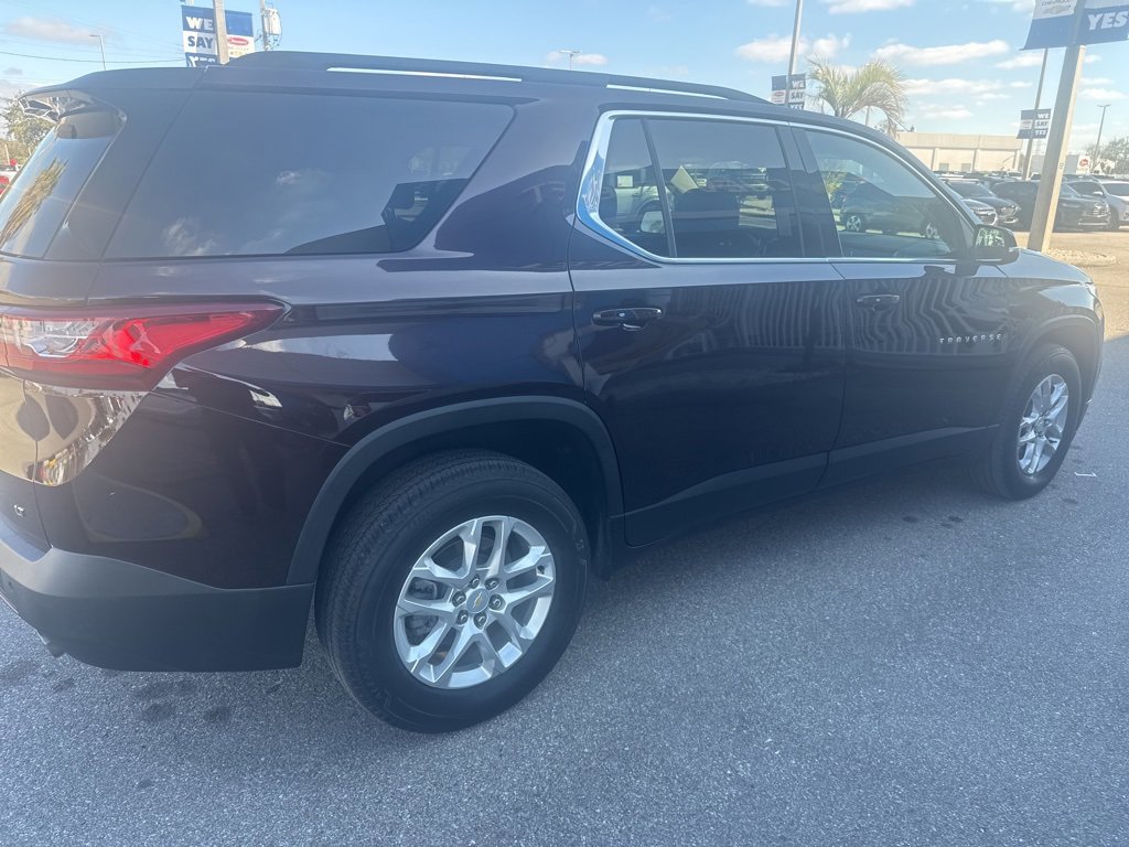 Used 2021 Chevrolet Traverse LT image 3