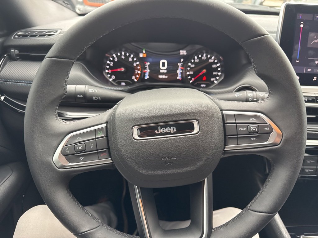 Used 2025 Jeep Compass Latitude w/ Altitude Special Edition image 21