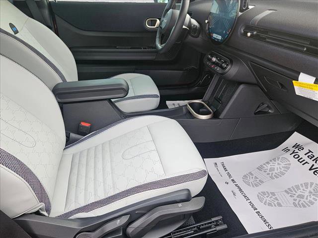 Used 2025 MINI Cooper 2-Door Hardtop image 18