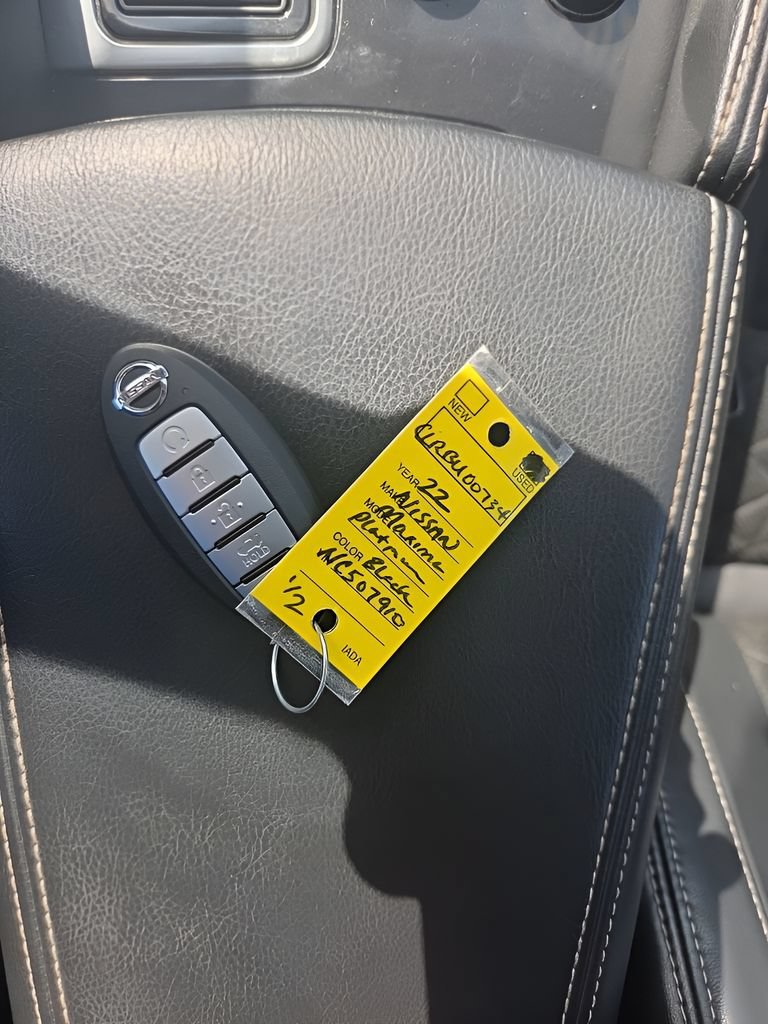 Used 2022 Nissan Maxima Platinum w/ Sport Mat Group FWD image 21