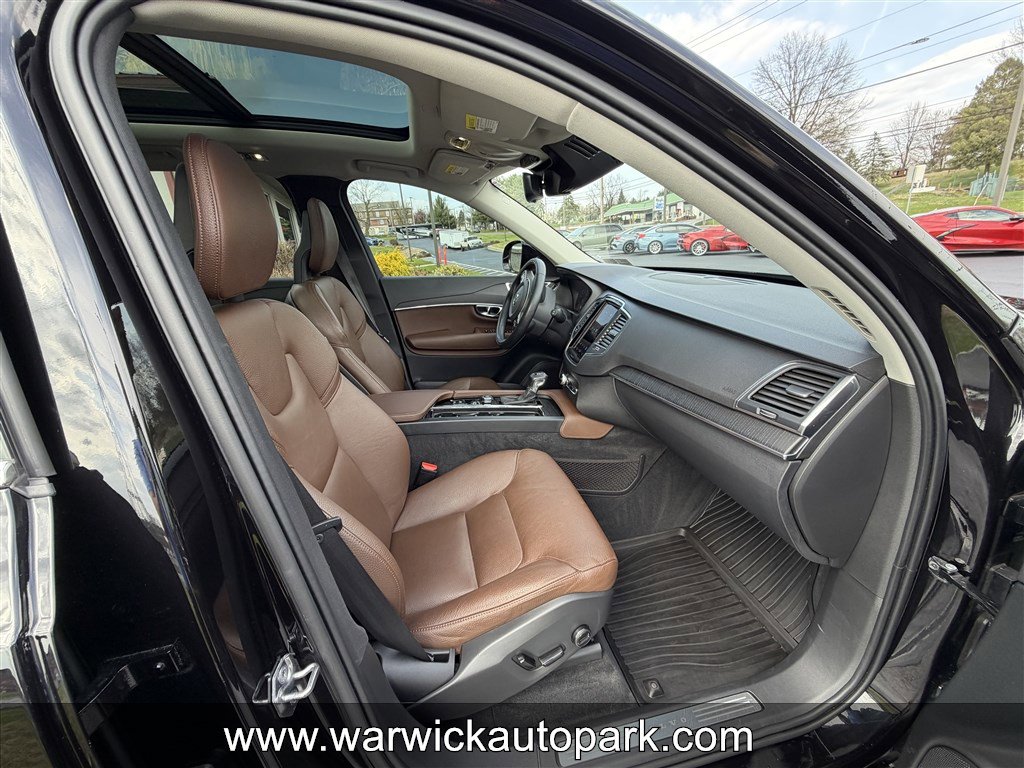 Used 2020 Volvo XC90 T6 Momentum w/ Protection Package AWD/4WD image 14