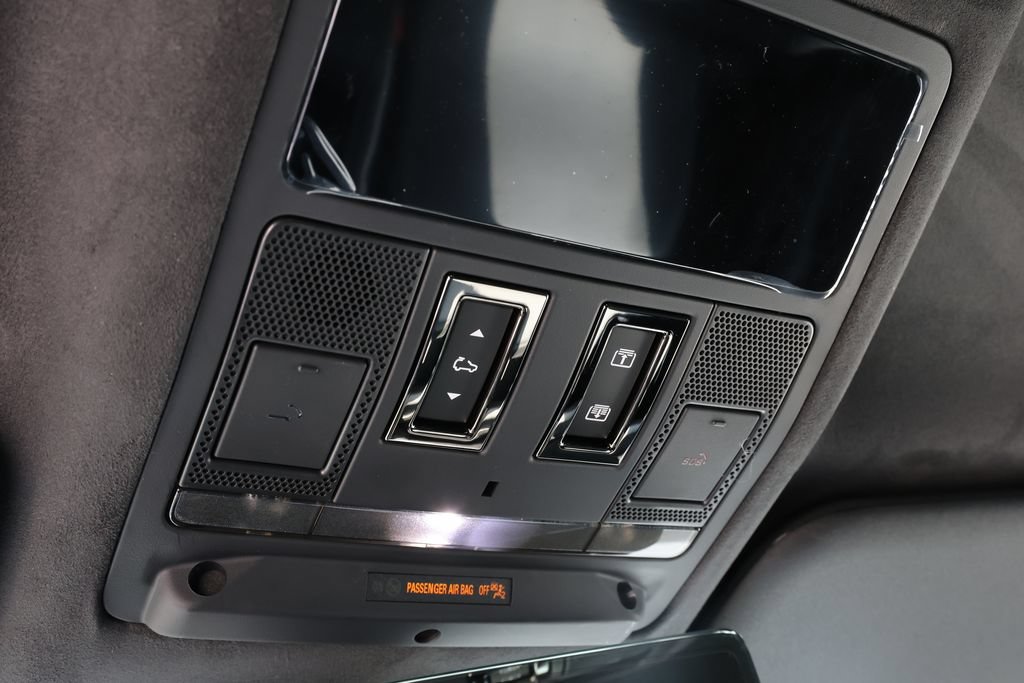 New 2026 Land Rover Defender 110 OCTA AWD/4WD image 33