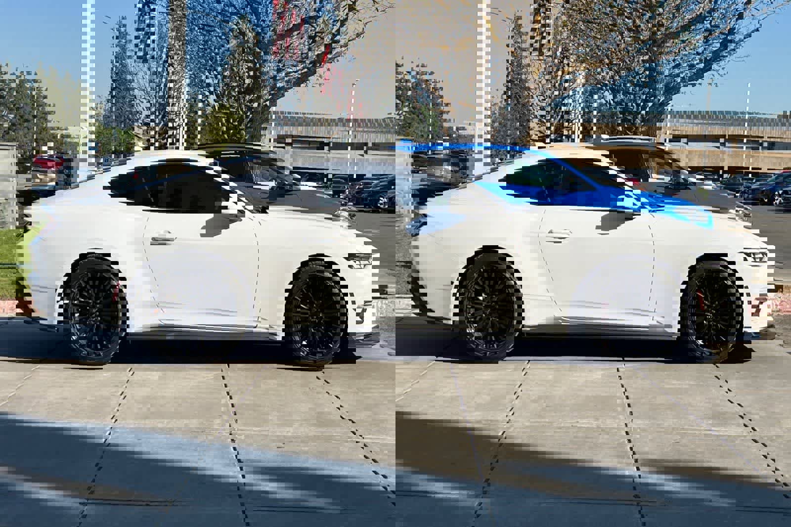 Used 2024 Ford Mustang EcoBoost image 9