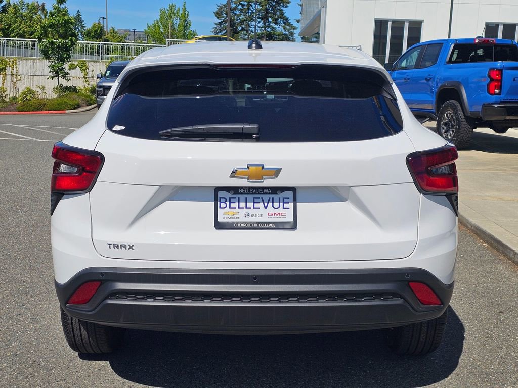 New 2026 Chevrolet Trax LS w/ Driver Confidence Package FWD image 4