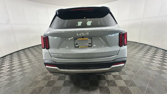 Used 2025 Kia Sorento S FWD image 3