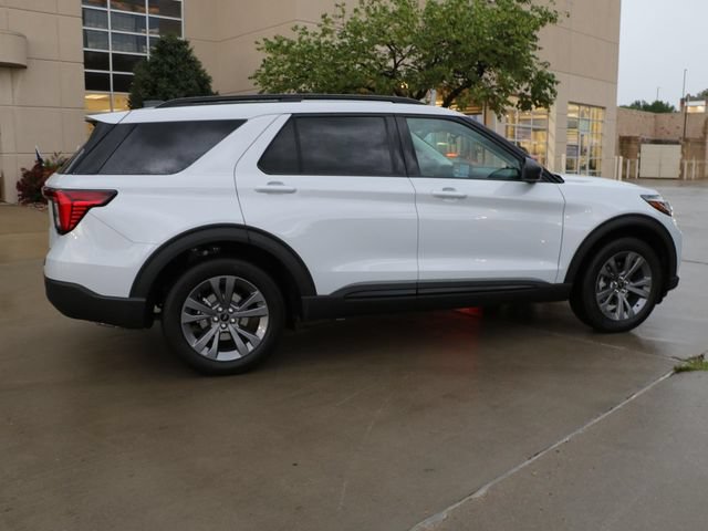 New 2026 Ford Explorer Active w/ Active Comfort Package AWD/4WD image 7