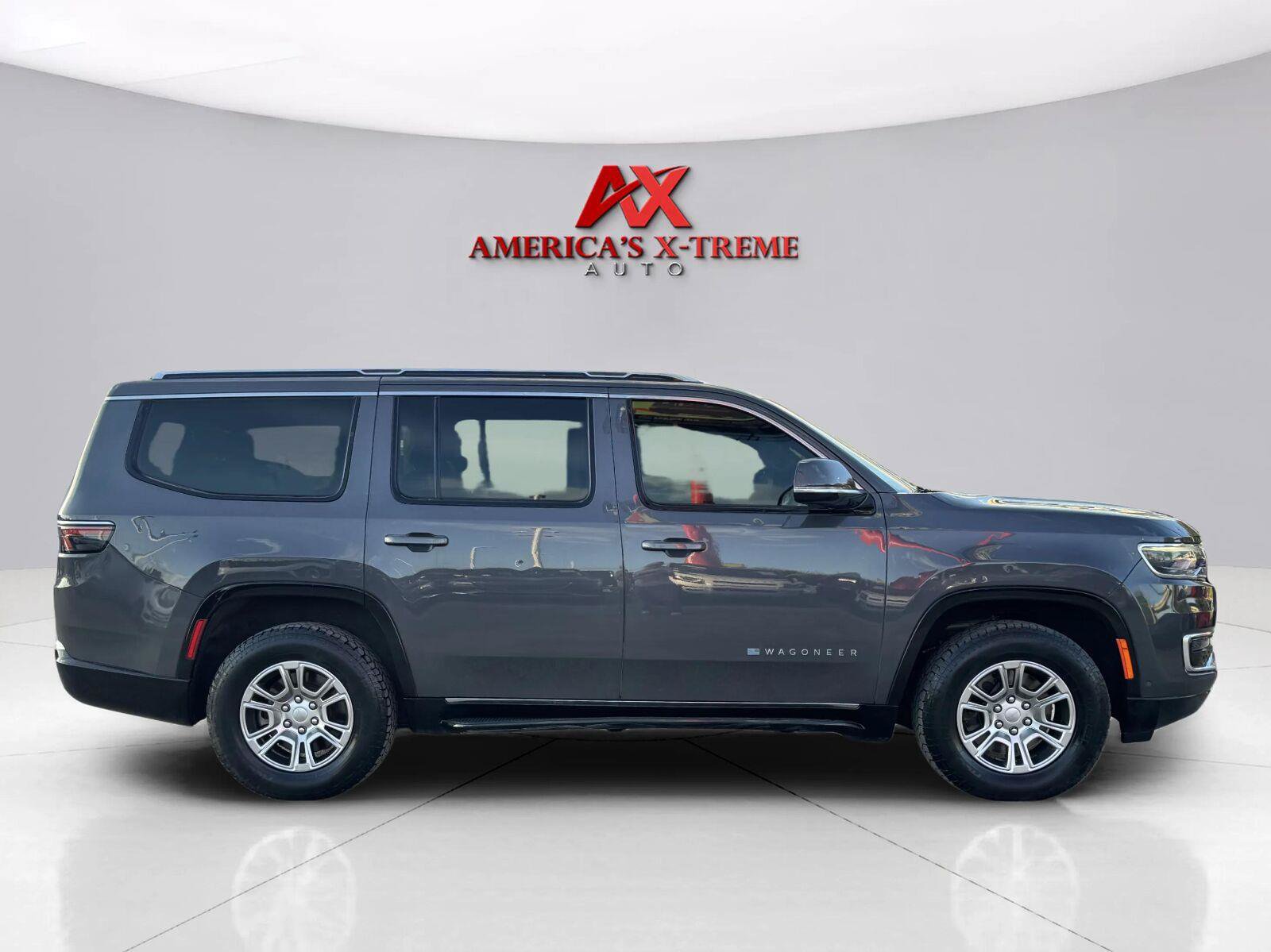 Used 2022 Jeep Wagoneer Series I AWD/4WD image 7