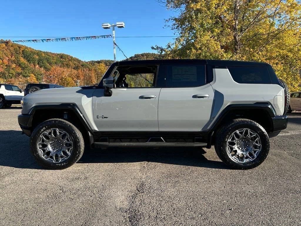 New 2025 GMC Hummer EV 3X image 2