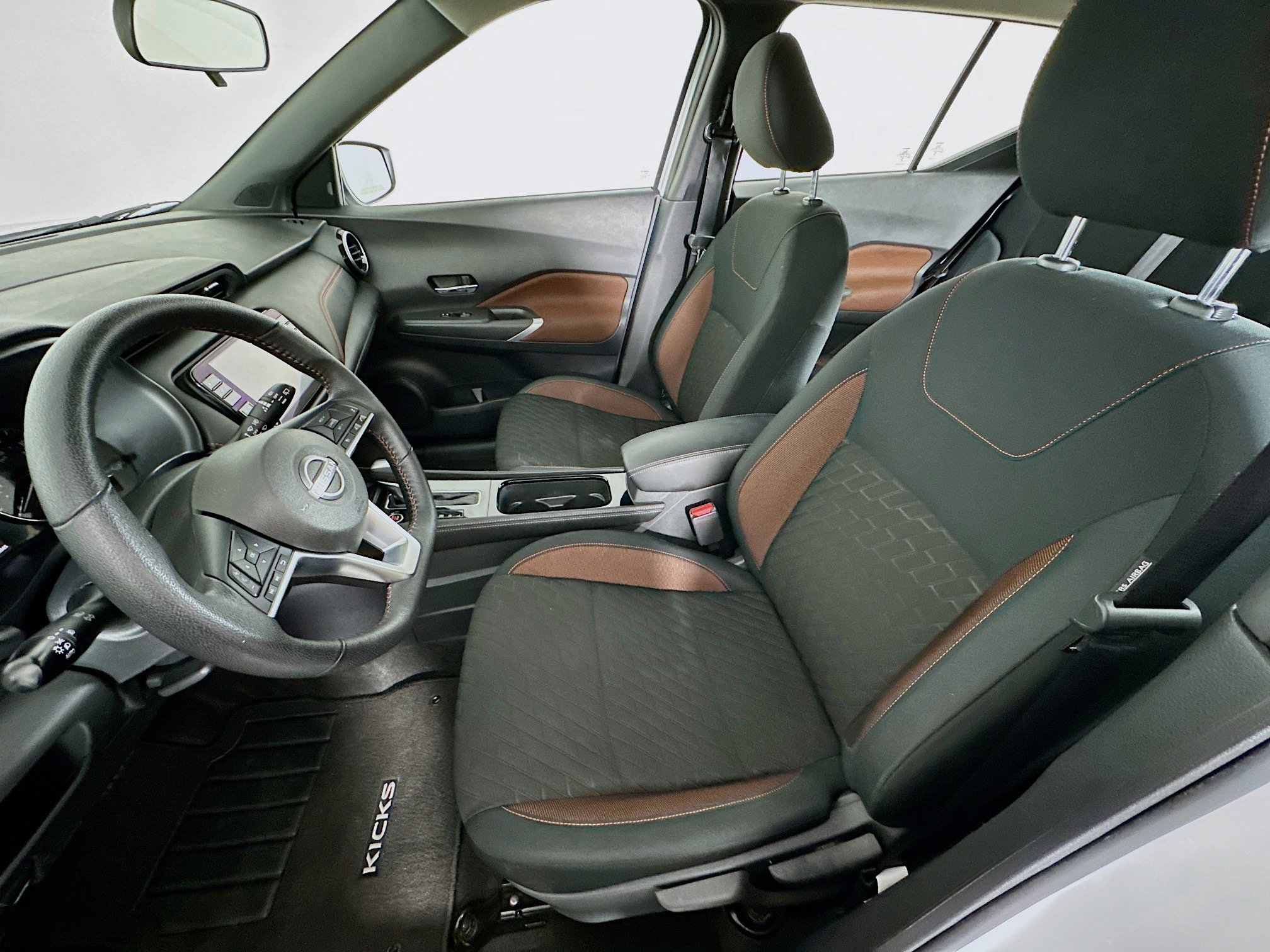 Used 2023 Nissan Kicks SR image 13