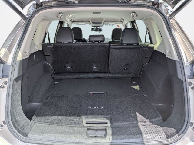 Used 2024 Nissan Rogue SL AWD/4WD image 12