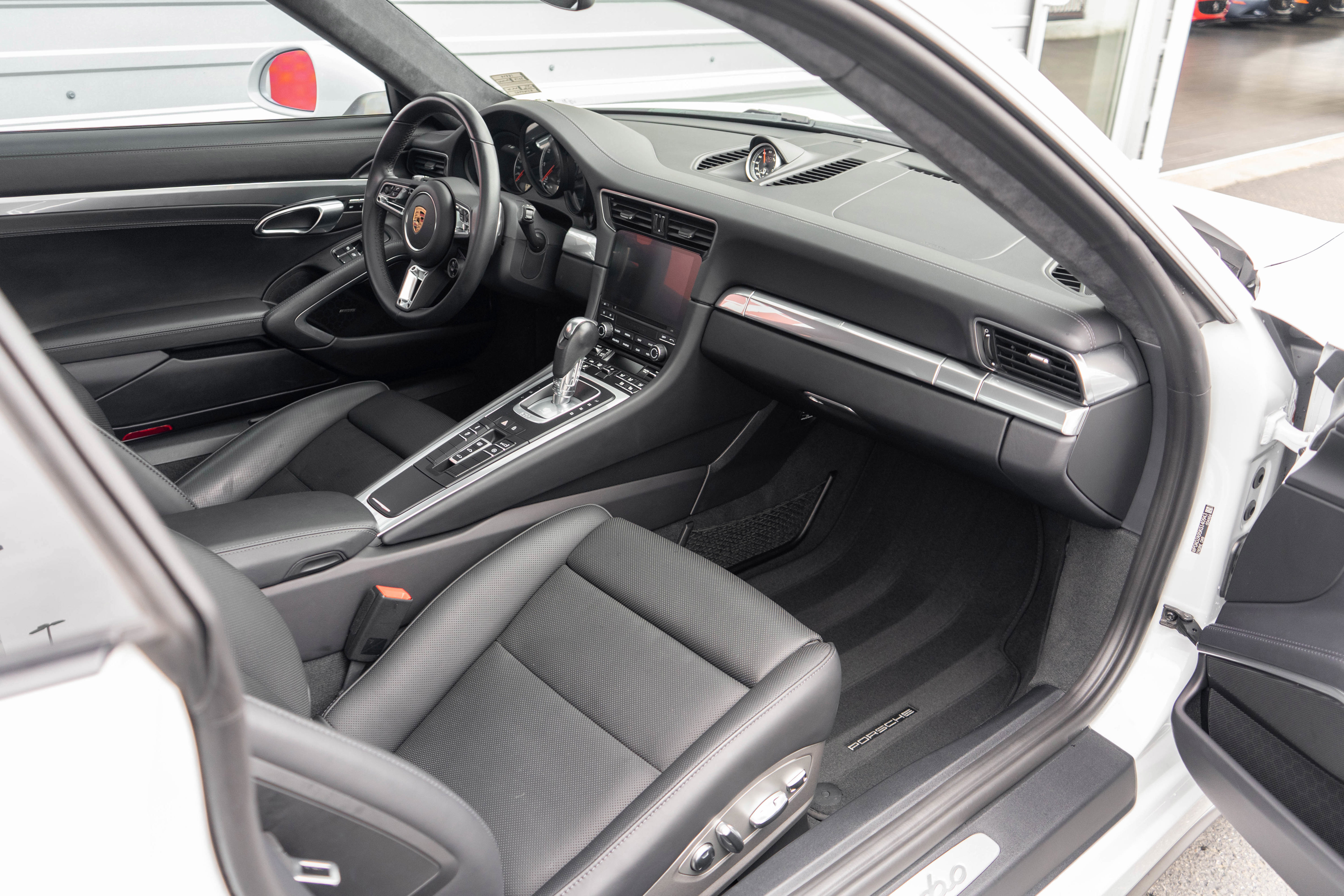 Used 2019 Porsche 911 Turbo AWD/4WD image 25