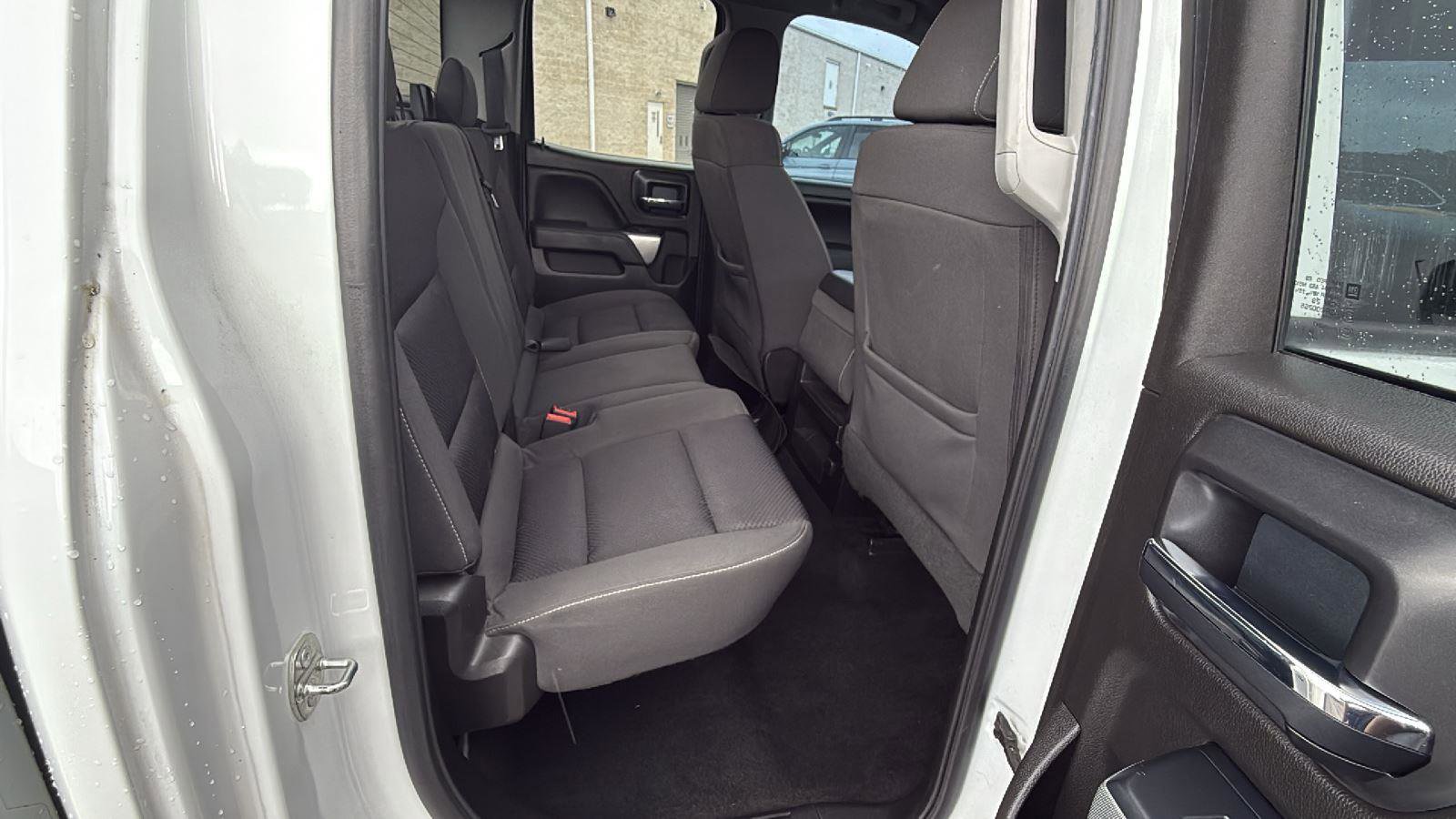 Used 2018 Chevrolet Silverado 1500 LT w/ Redline Edition image 19