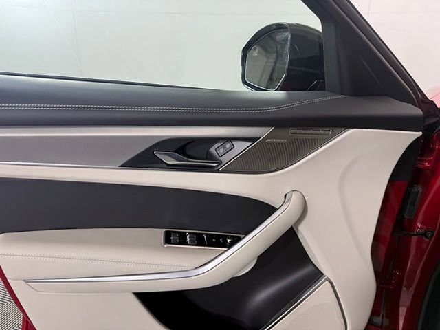 New 2025 Jaguar F-PACE R-Dynamic S image 27