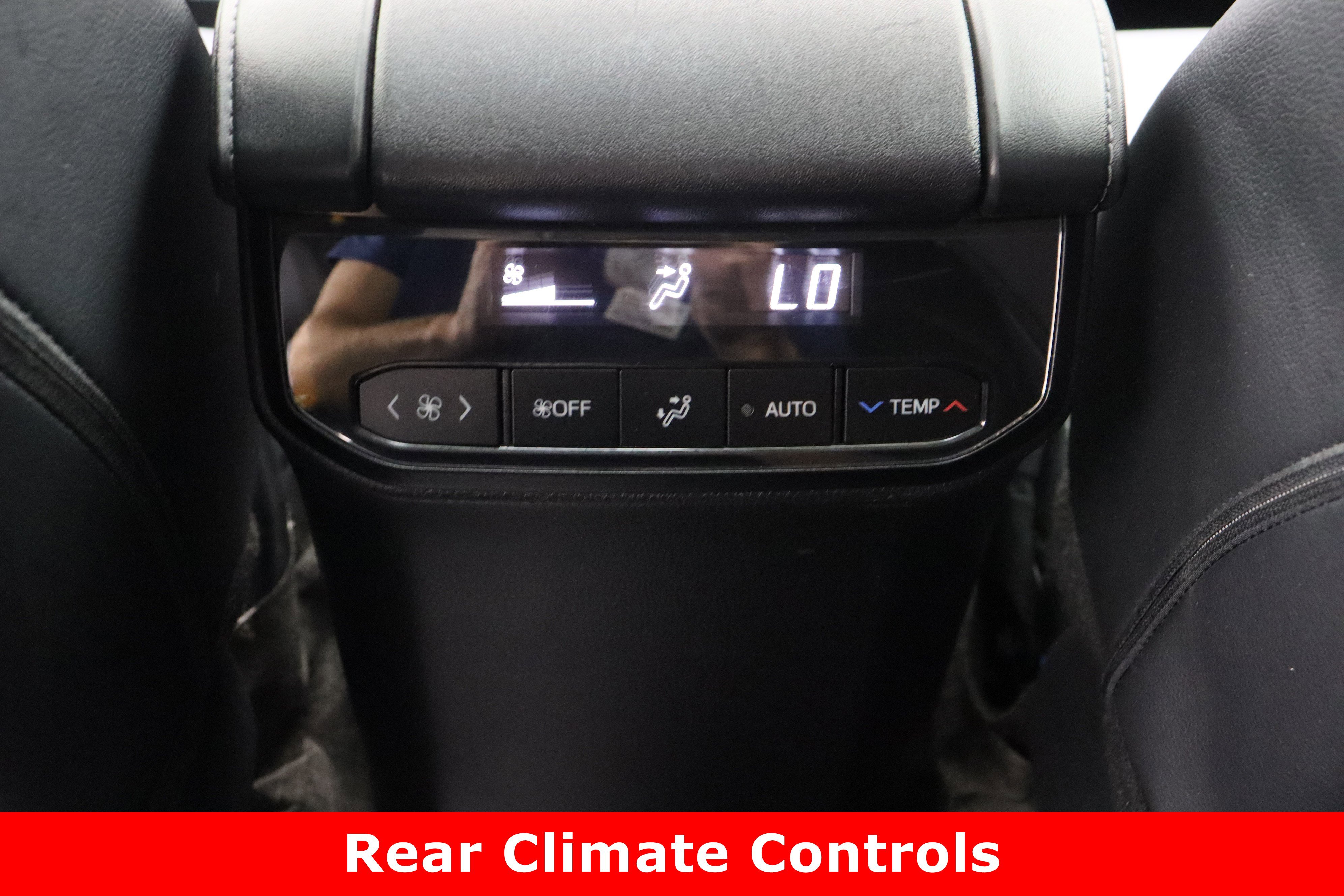 Certified 2025 Toyota Highlander XLE image 31