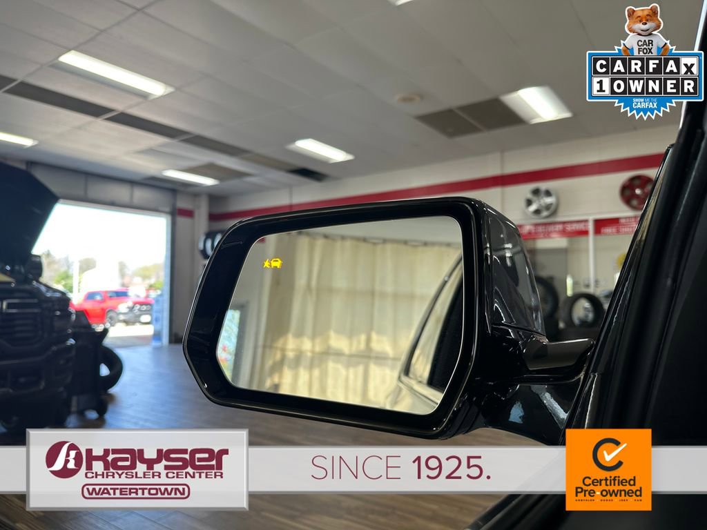 Used 2020 Chevrolet Traverse LT FWD image 8