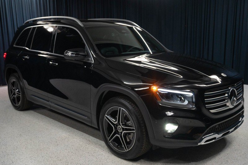 New 2026 Mercedes-Benz GLB 250 image 3