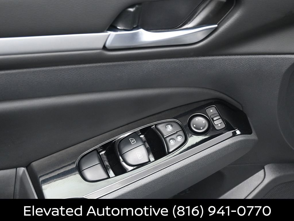 Certified 2025 Nissan Altima 2.5 SL FWD image 17