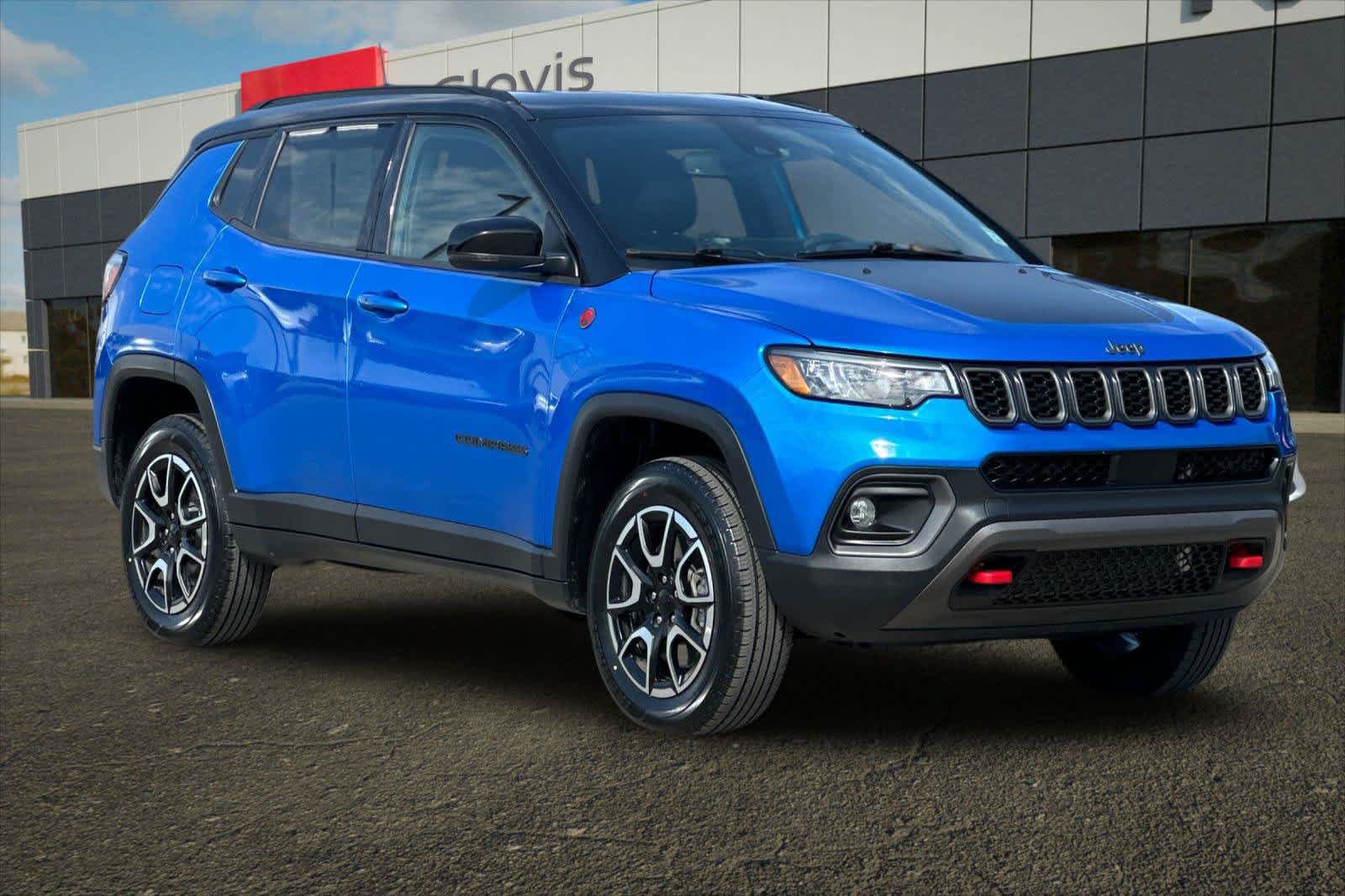 Used 2024 Jeep Compass Trailhawk AWD/4WD image 10