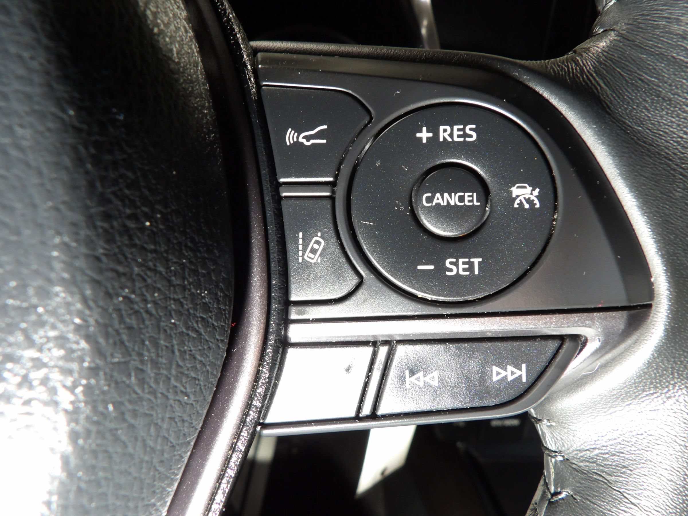 Used 2023 Toyota Camry SE FWD image 22