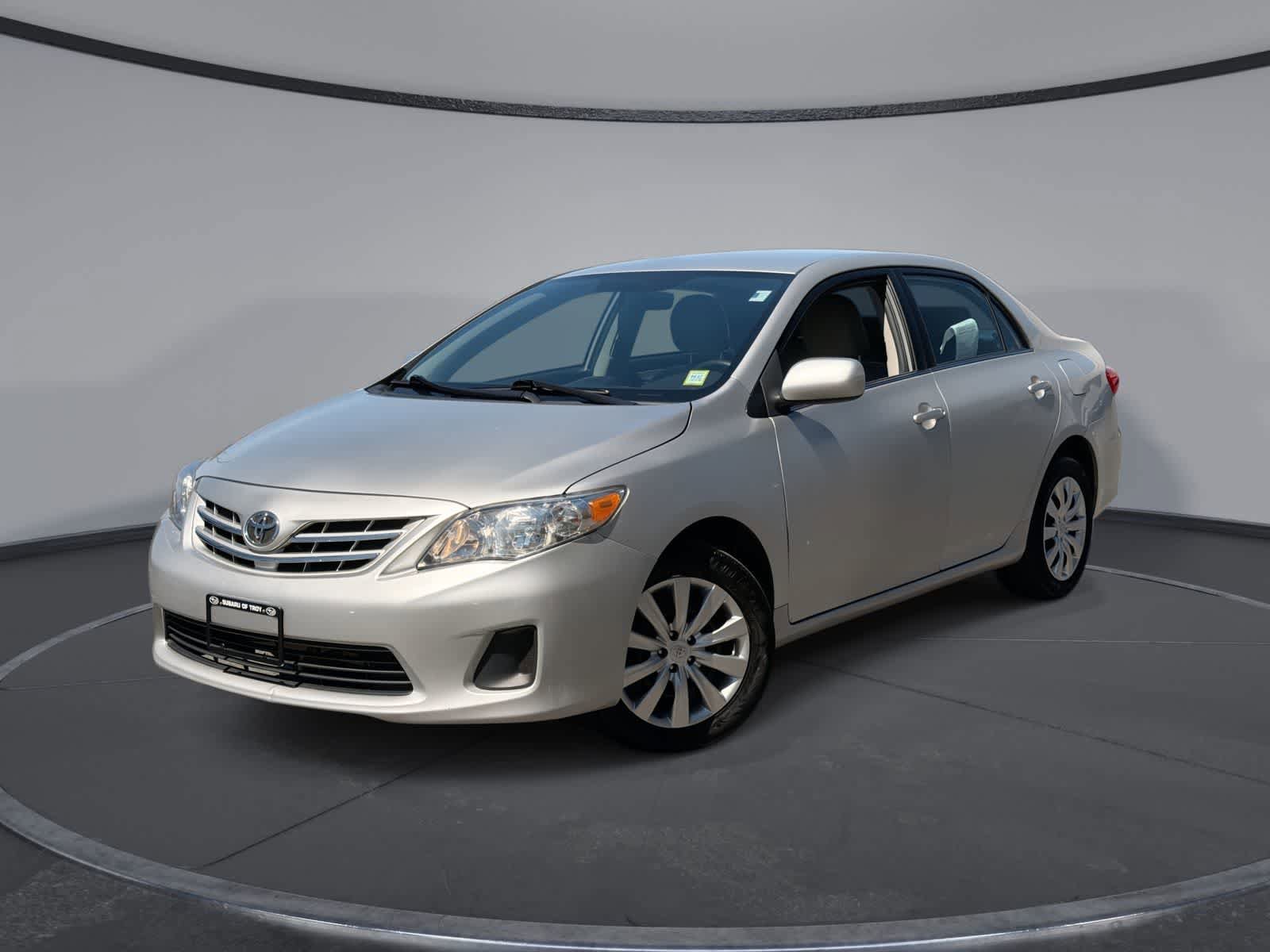 Used 2013 Toyota Corolla LE FWD image 1