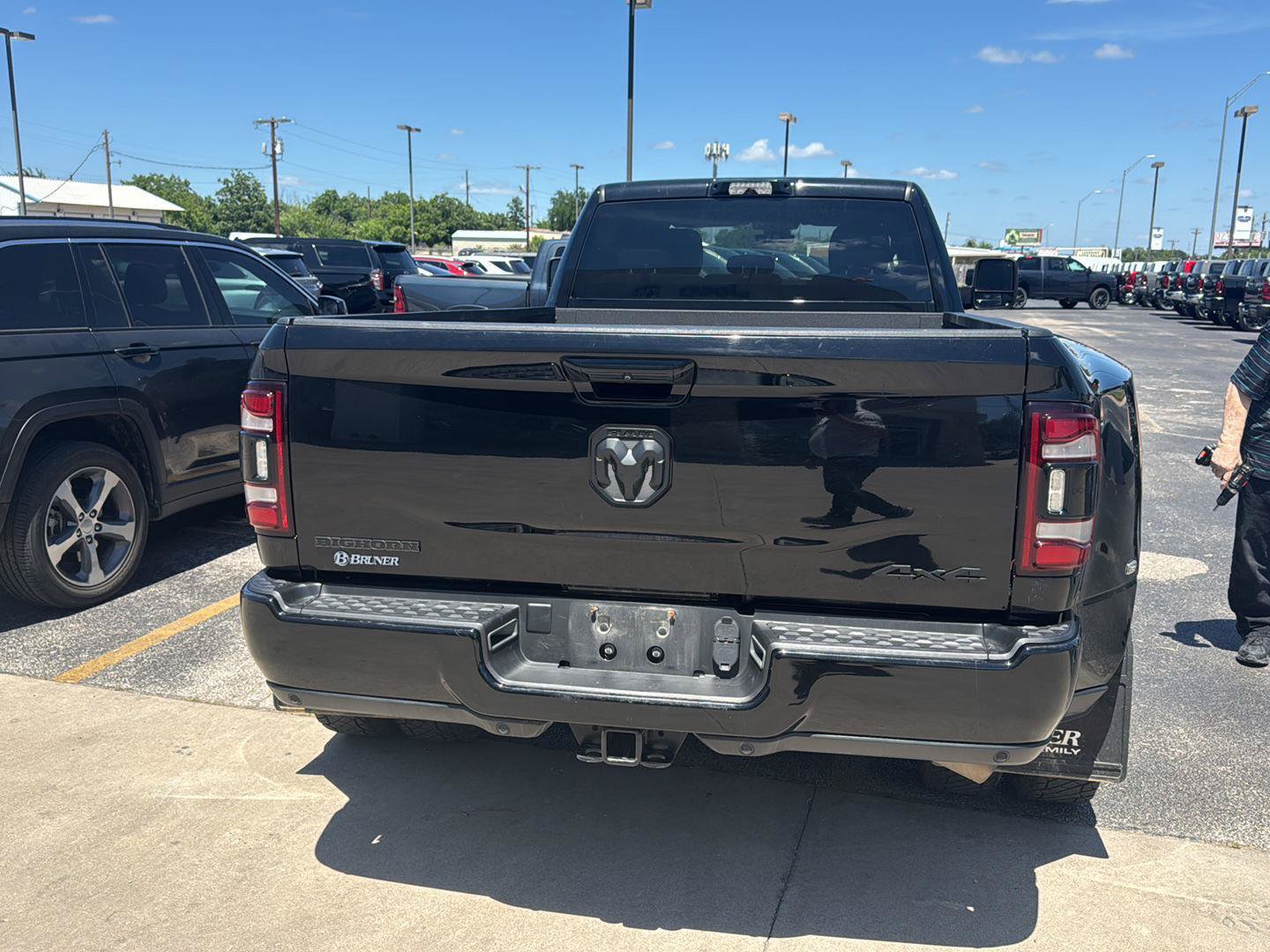 Used 2024 RAM 3500 Big Horn w/ Night Edition AWD/4WD image 7