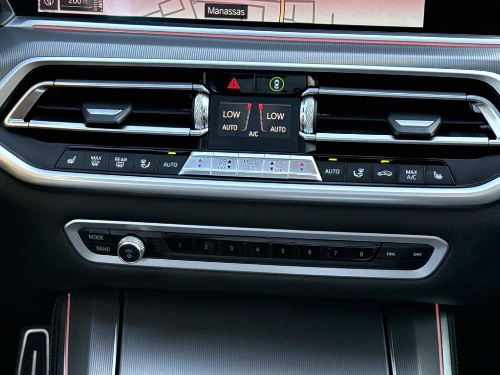 Used 2019 BMW X5 xDrive40i w/ M Sport Package AWD/4WD image 16