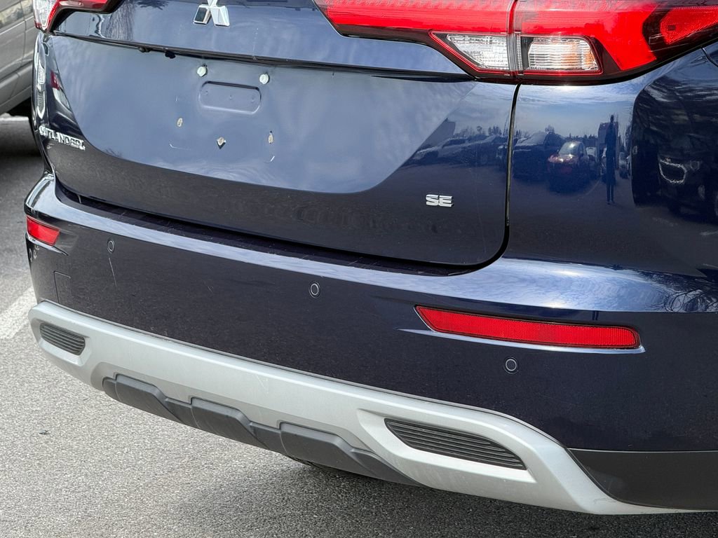 Used 2024 Mitsubishi Outlander SE image 6