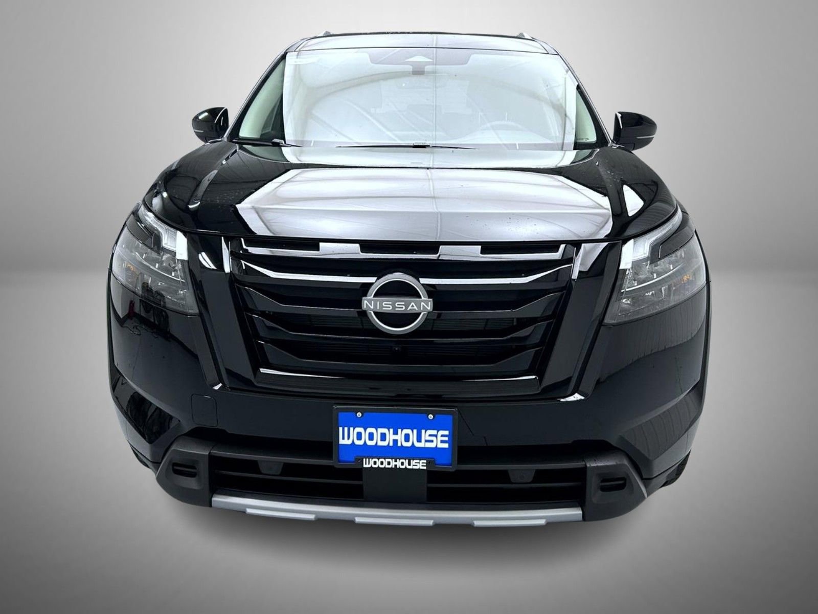 New 2025 Nissan Pathfinder SL w/ Black Appearance Package image 2