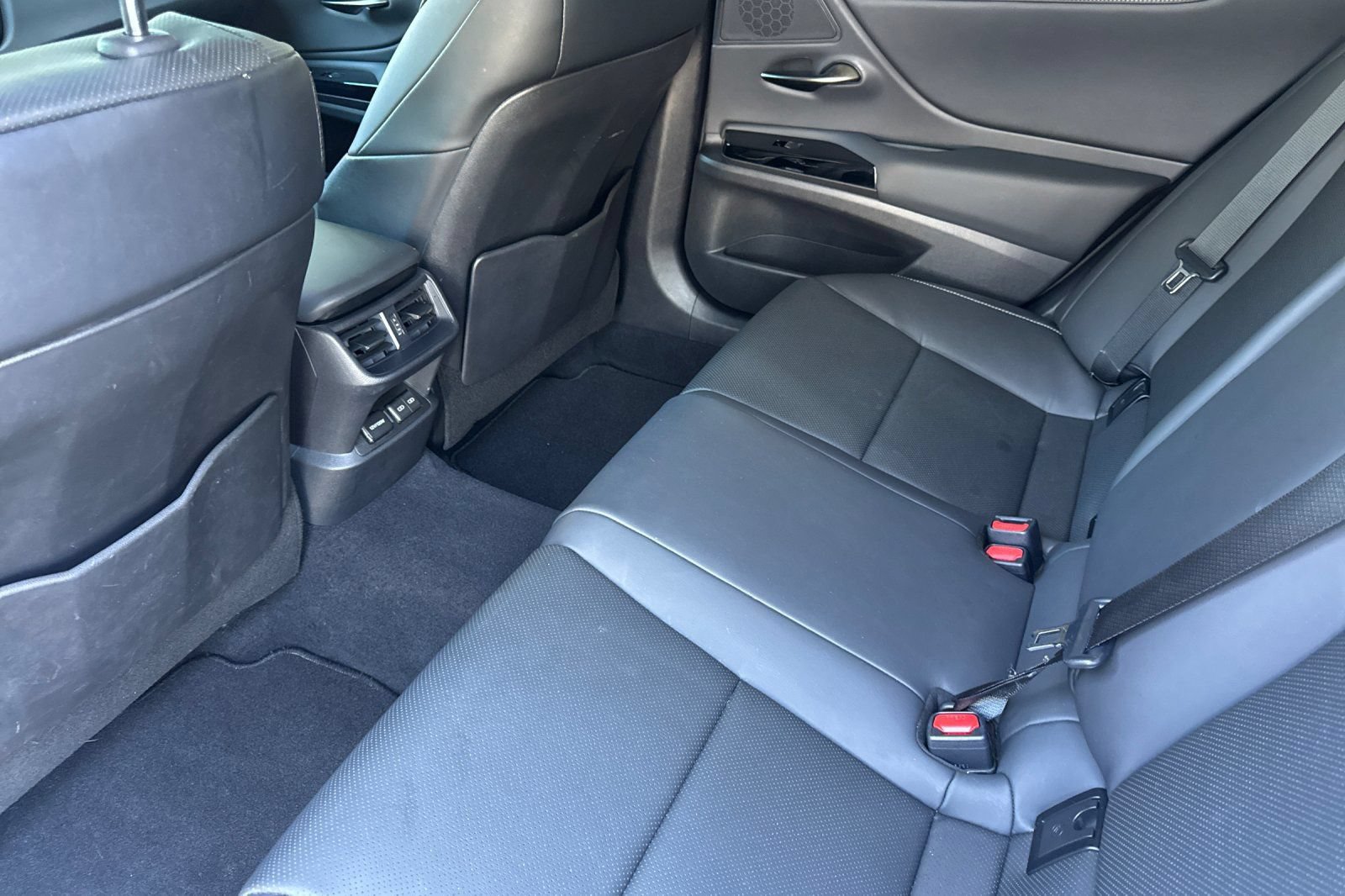 Used 2025 Lexus ES 350 w/ Premium Package FWD image 13