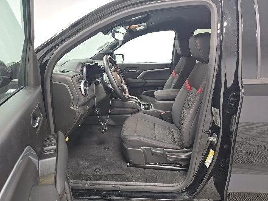 Used 2024 Chevrolet Colorado Z71 w/ Advanced Trailering Package AWD/4WD image 4