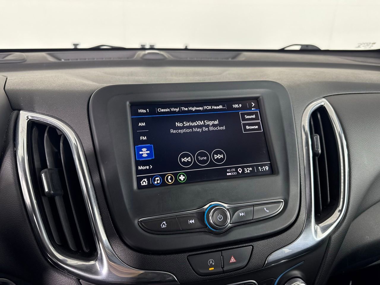 Used 2023 Chevrolet Equinox LT image 15