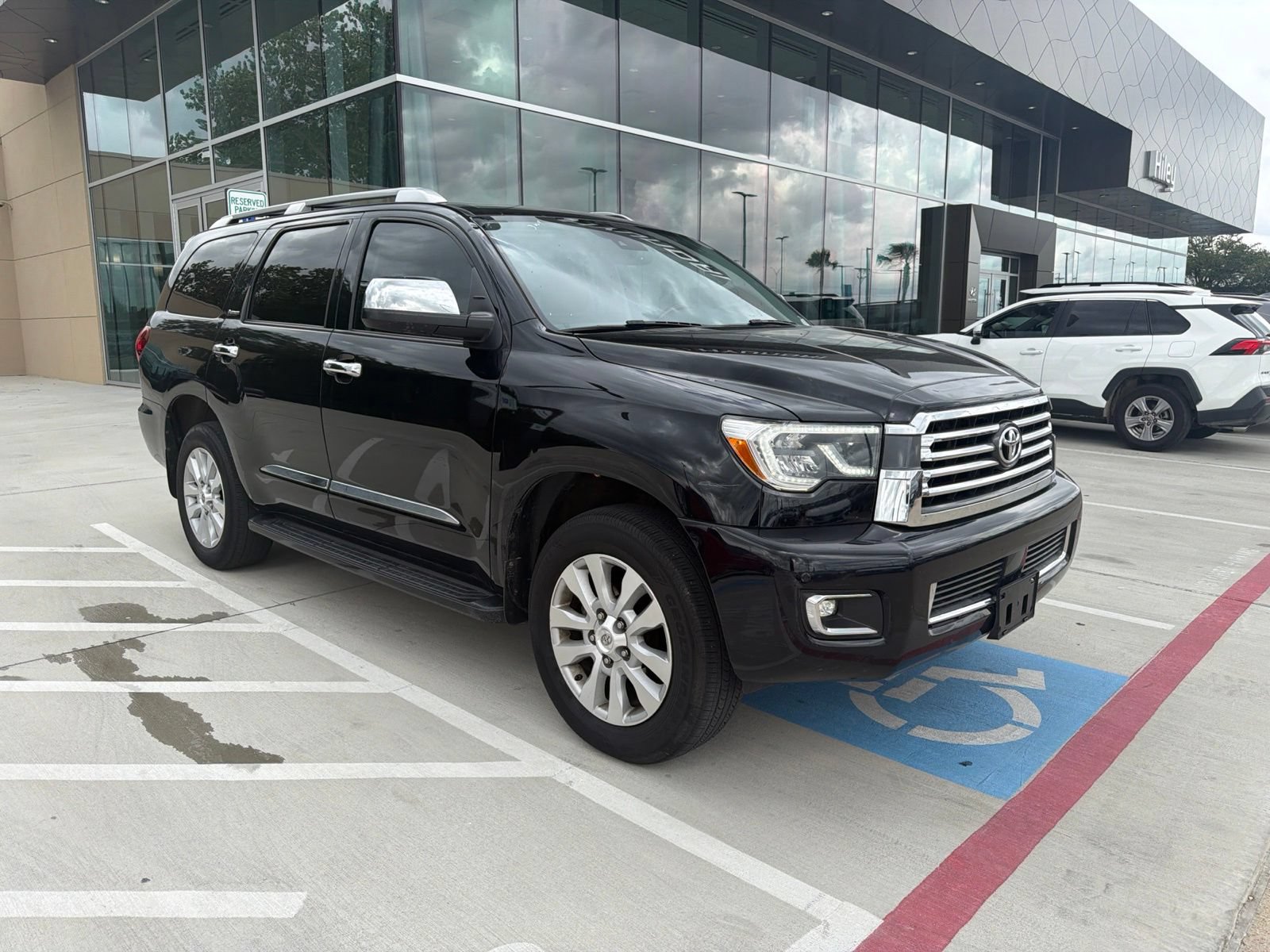 Used 2019 Toyota Sequoia Platinum RWD image 3