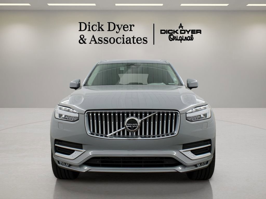 Certified 2025 Volvo XC90 B6 Plus image 8