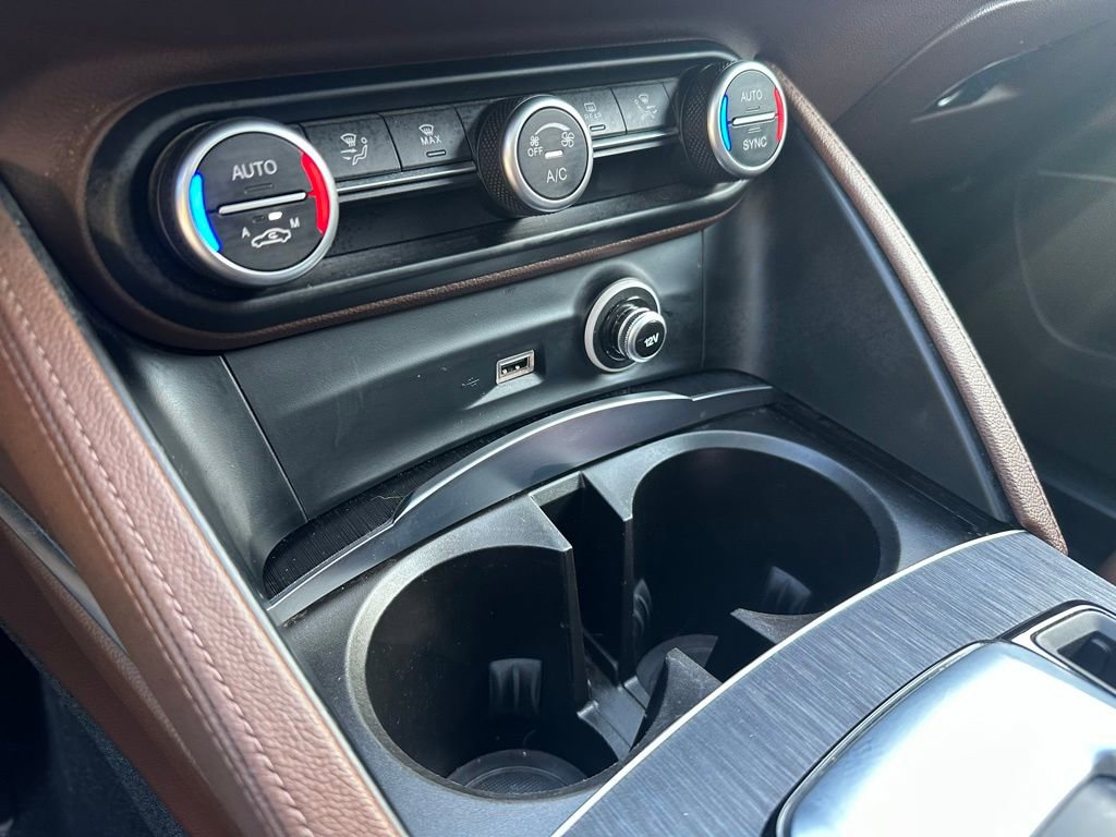 Used 2020 Alfa Romeo Stelvio w/ Nero Edizione image 24