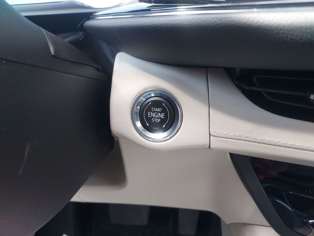 Used 2023 Buick Envision Avenir AWD/4WD image 20