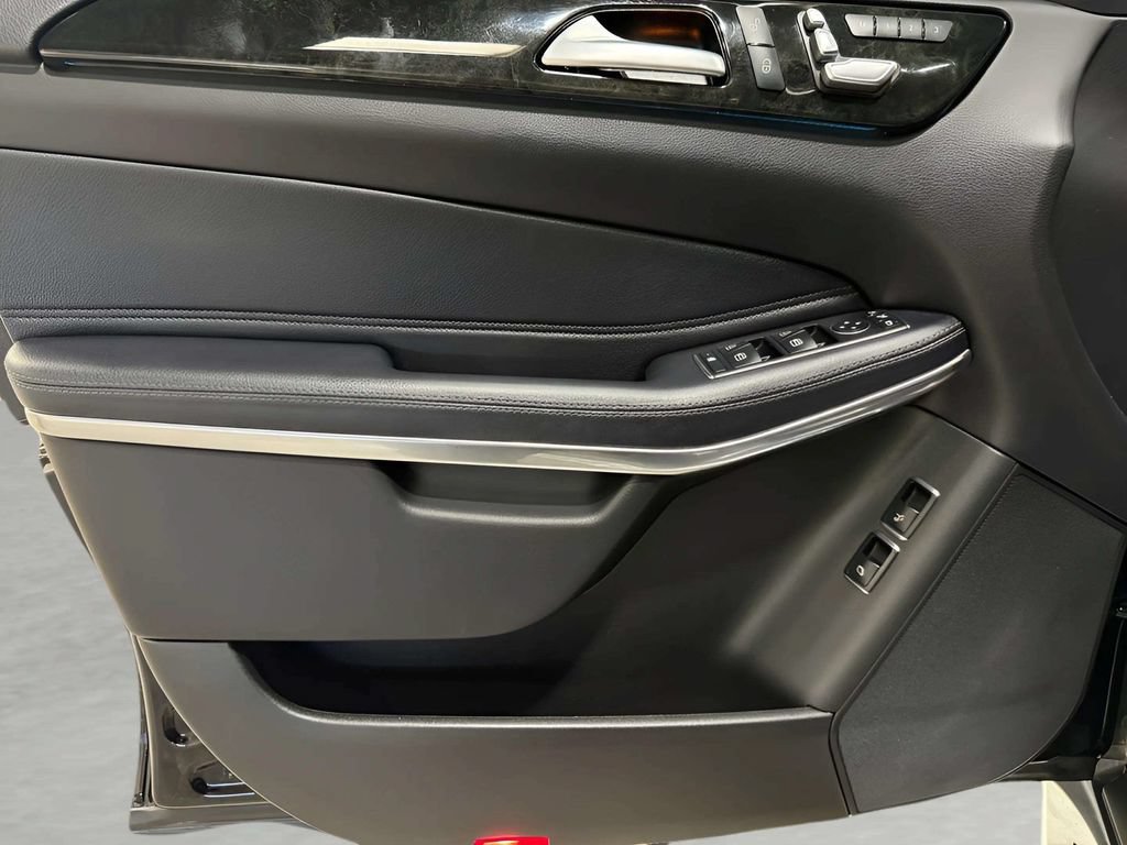 Used 2018 Mercedes-Benz GLS 550 4MATIC image 22