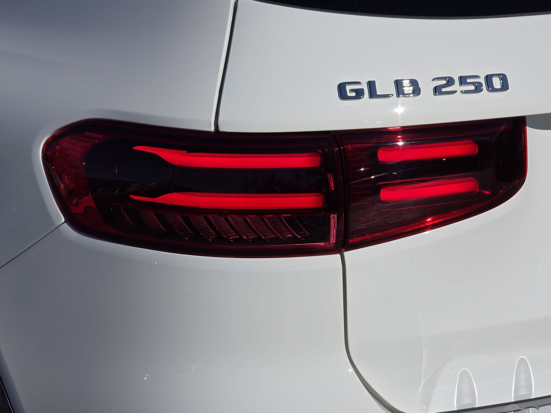Certified 2025 Mercedes-Benz GLB 250 image 32