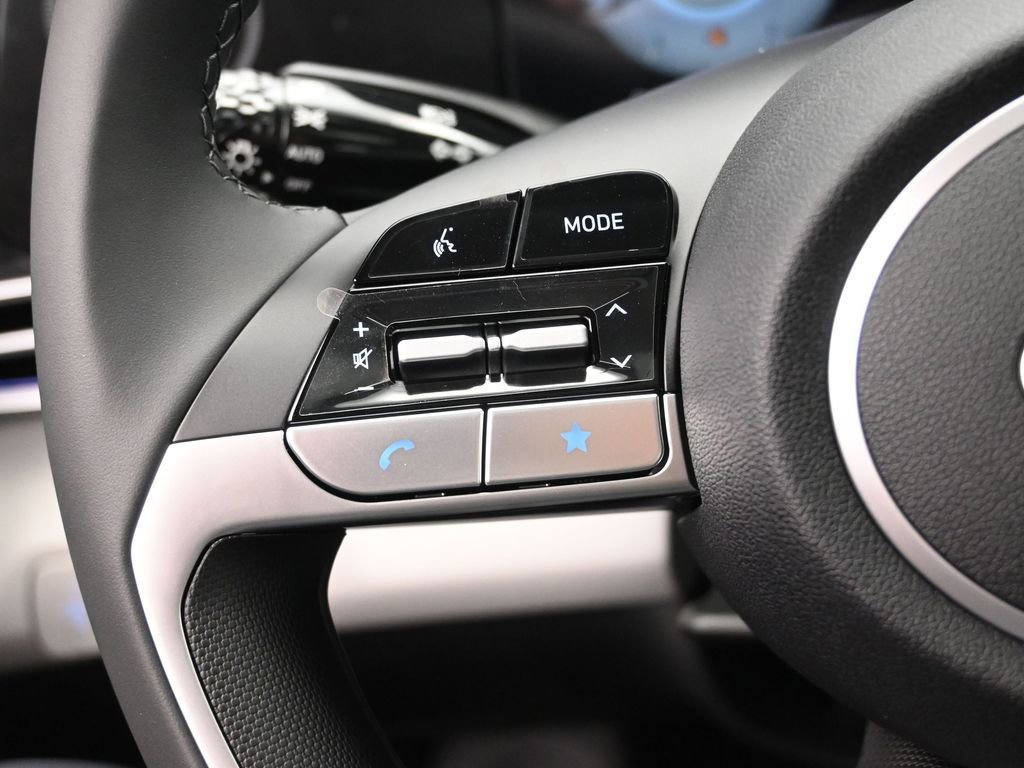 Certified 2025 Hyundai Elantra Limited image 14