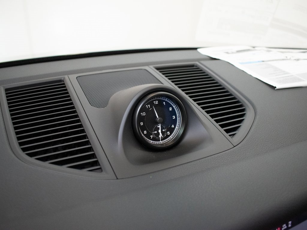 New 2025 Porsche Macan image 27