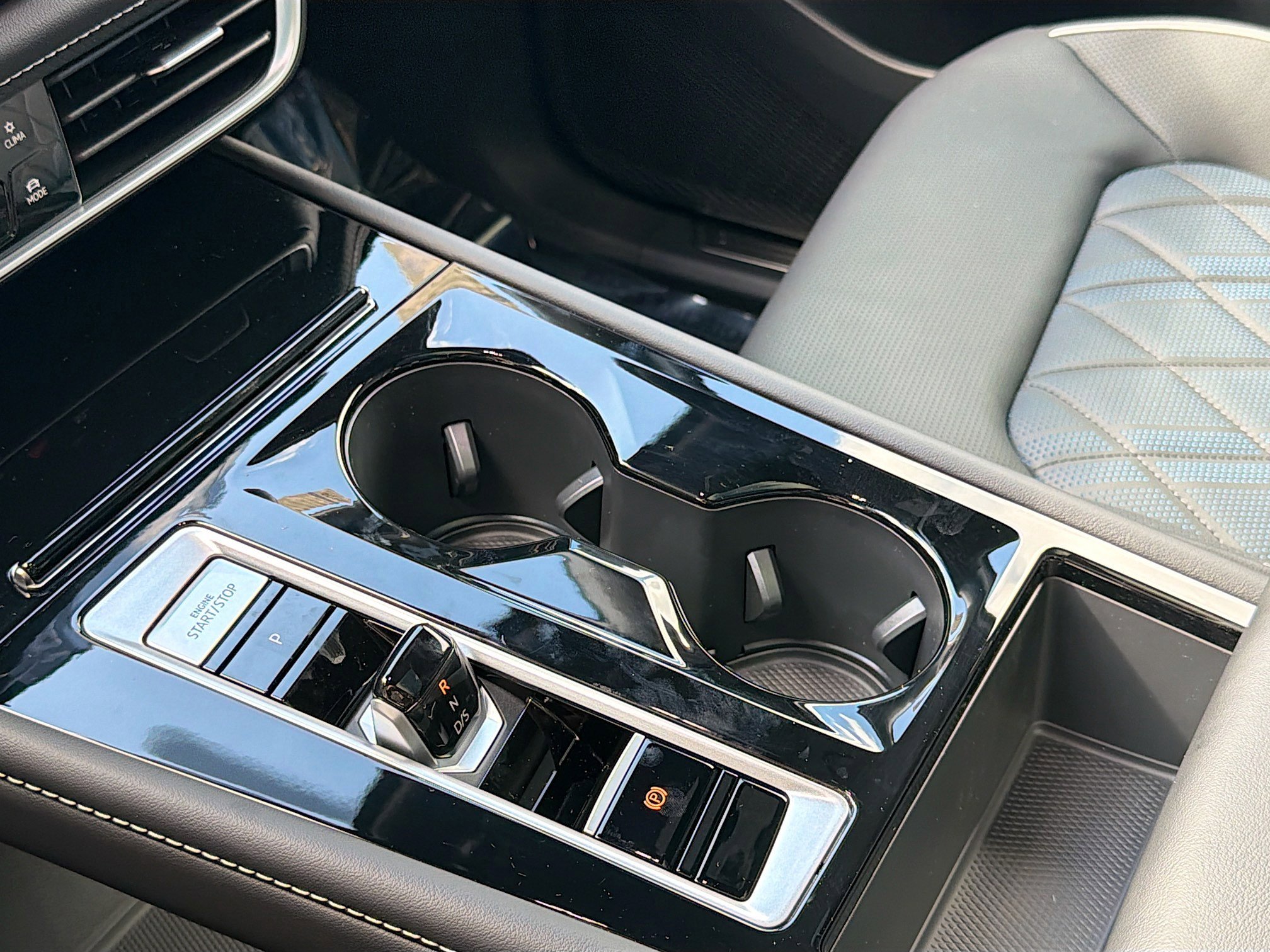 New 2026 Volkswagen Atlas Cross Sport SEL Premium R-Line image 29