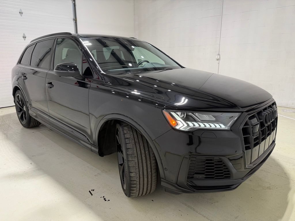 Used 2024 Audi SQ7 Premium Plus AWD/4WD image 3