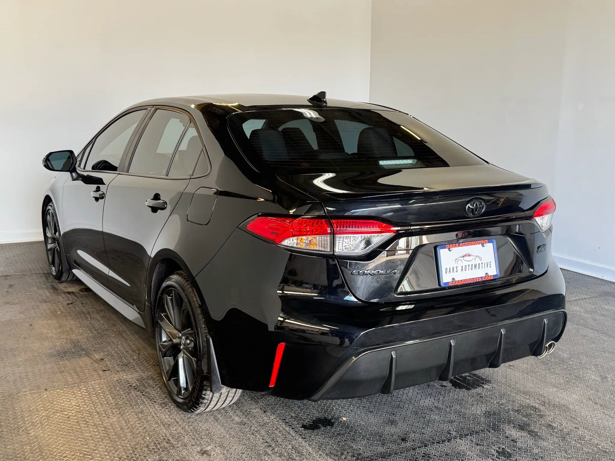 Used 2025 Toyota Corolla SE image 4