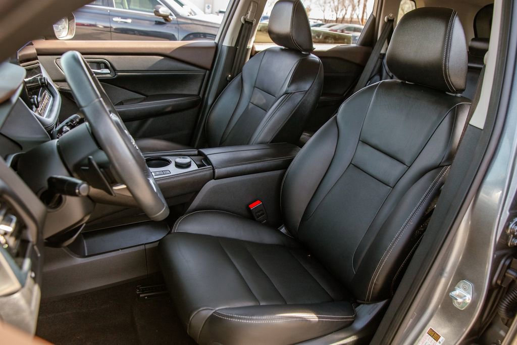 Used 2023 Nissan Rogue SL w/ SL Premium Package image 13