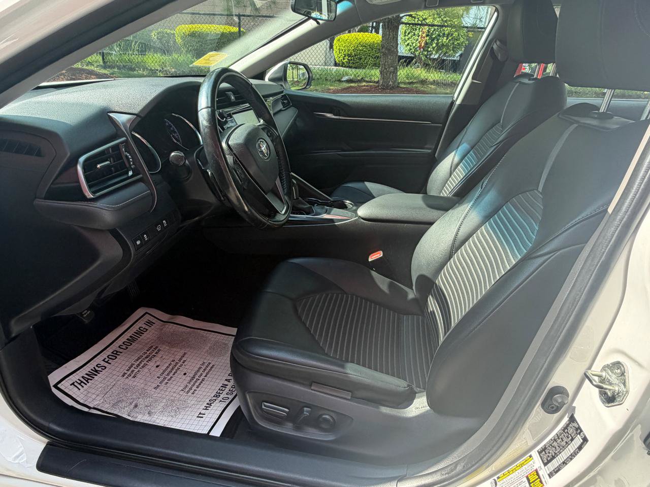 Used 2020 Toyota Camry SE FWD image 8